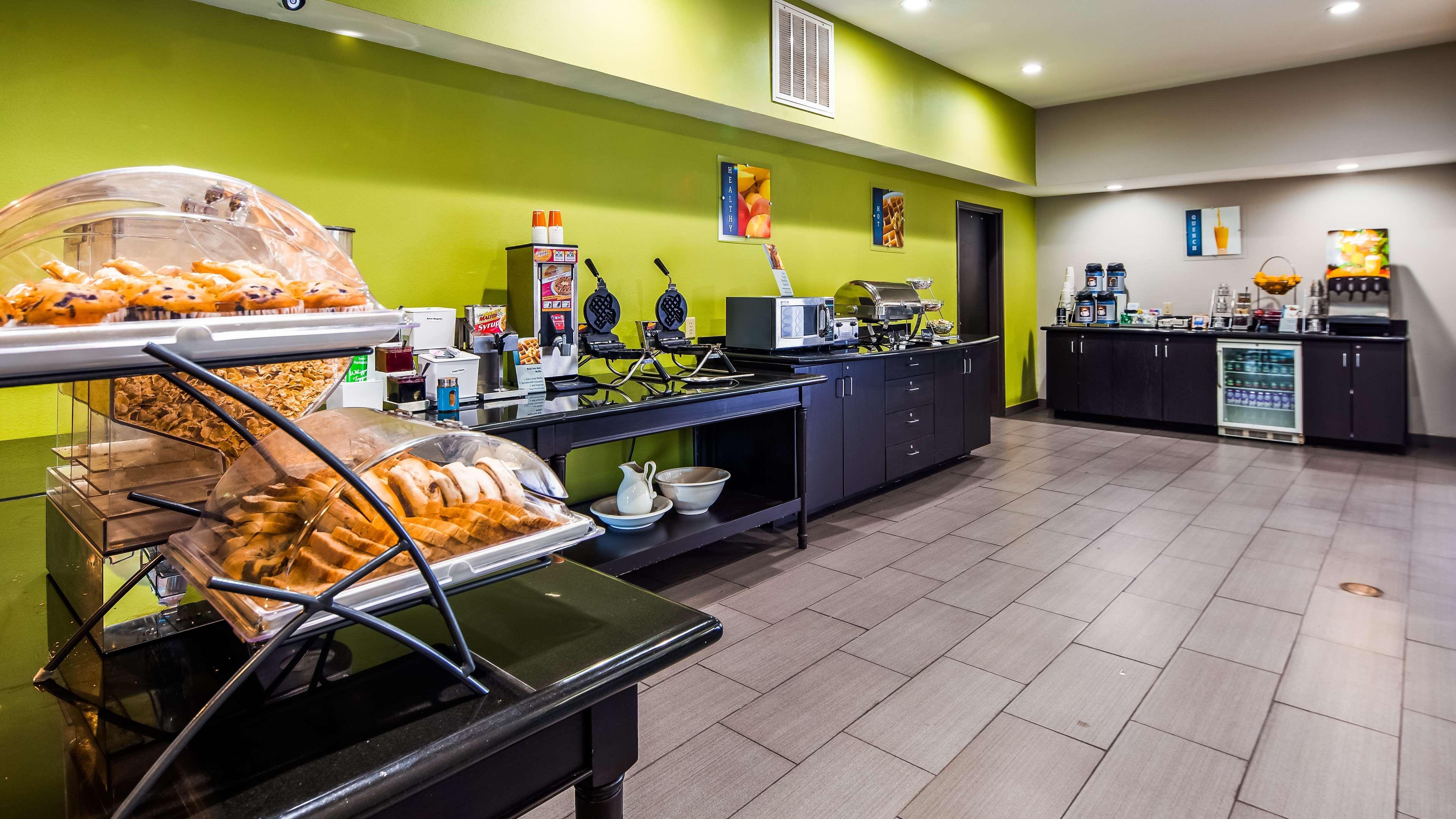 Best Western Golden Prairie Inn And Suites Sidney Extérieur photo