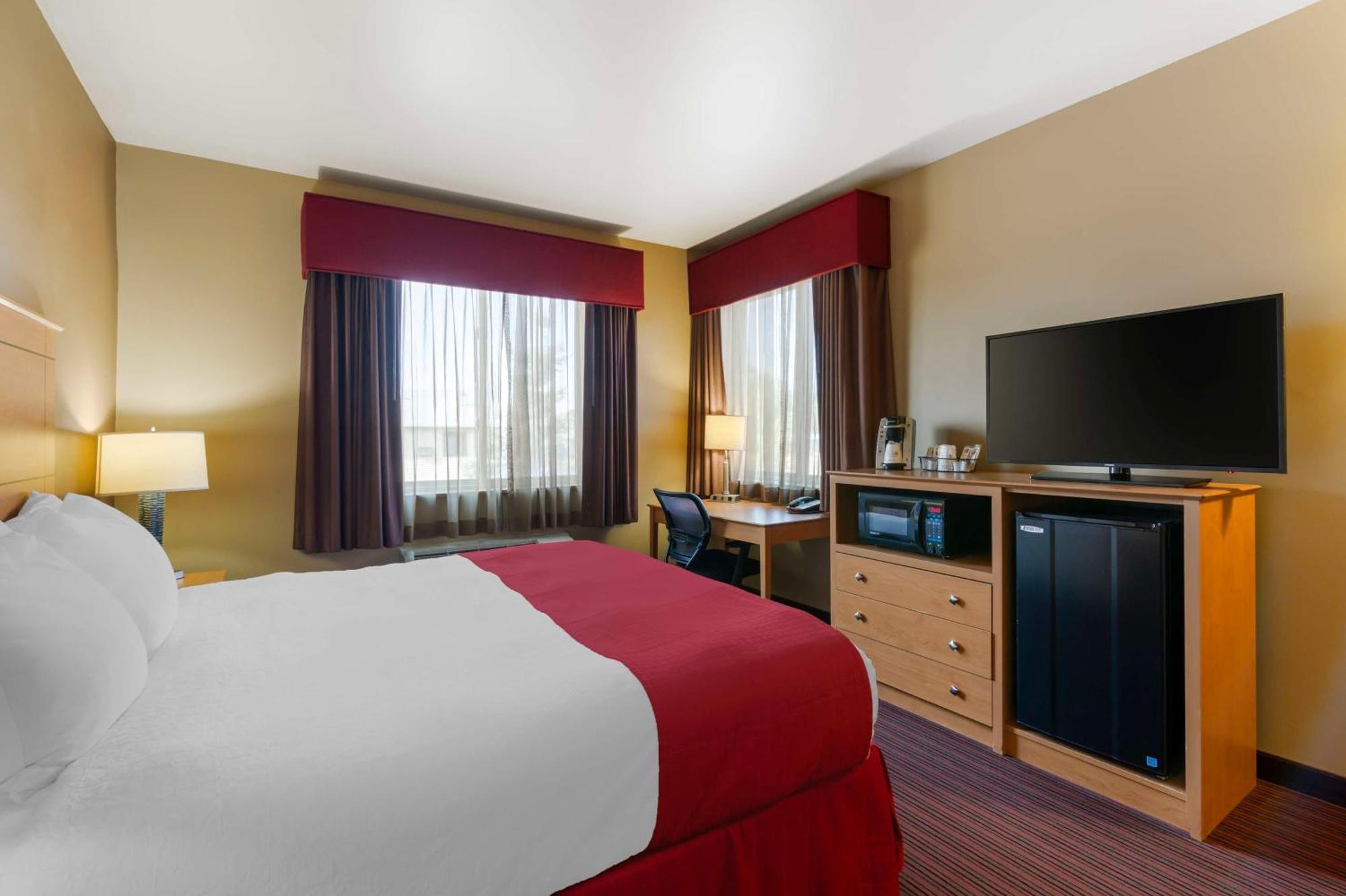 Best Western Golden Prairie Inn And Suites Sidney Extérieur photo