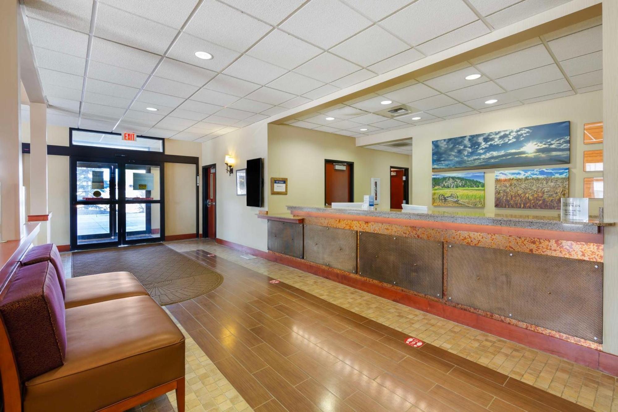 Best Western Golden Prairie Inn And Suites Sidney Extérieur photo
